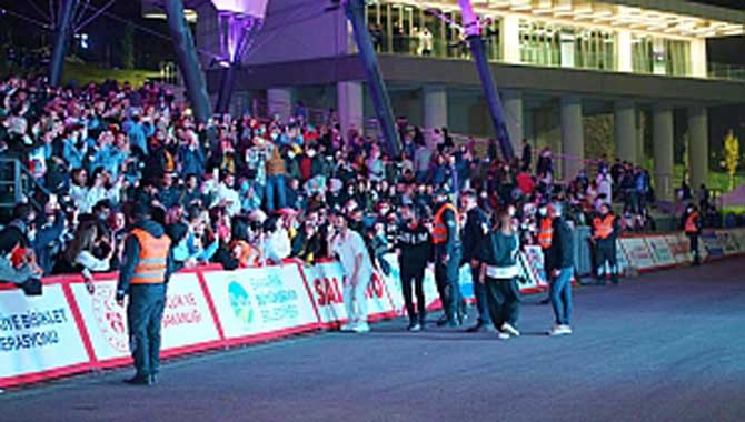 Sakaryalılar konser için vadiye akın etti 