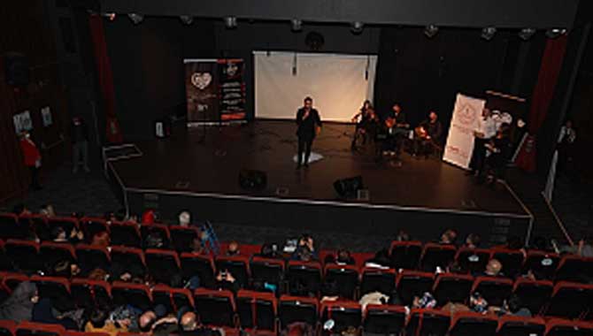 Adapazarı Kültür Sanata Yoğun İlgi Sürüyor 