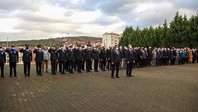 Atatürk Ferizli'de Saygıyla Yad Edildi 