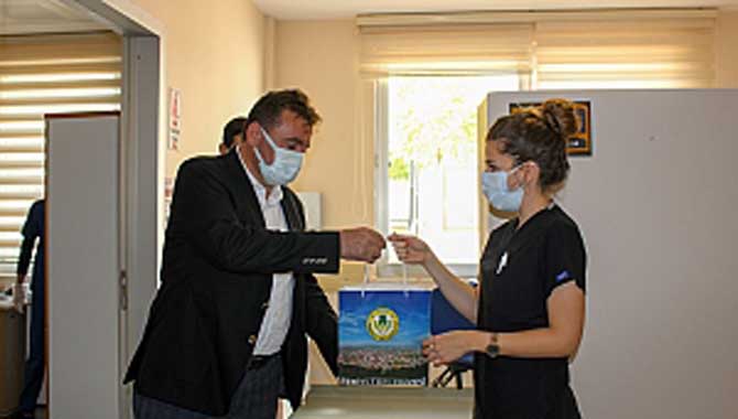 BAŞKAN GÜNDOĞDU'DAN DİŞ HEKİMLERİNE ZİYARET 