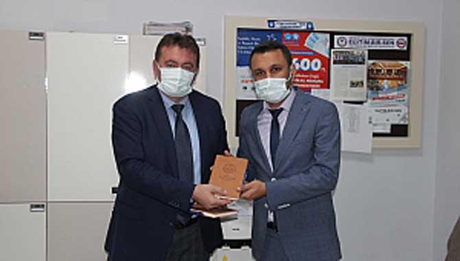 BAŞKAN GÜNDOĞDU’DAN GÜN BOYU ÖĞRETMENLER GÜNÜ ZİYARETİ 