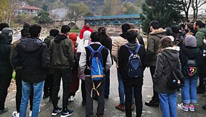 Büyükşehir öğrencilere şehri tanıtıyor 