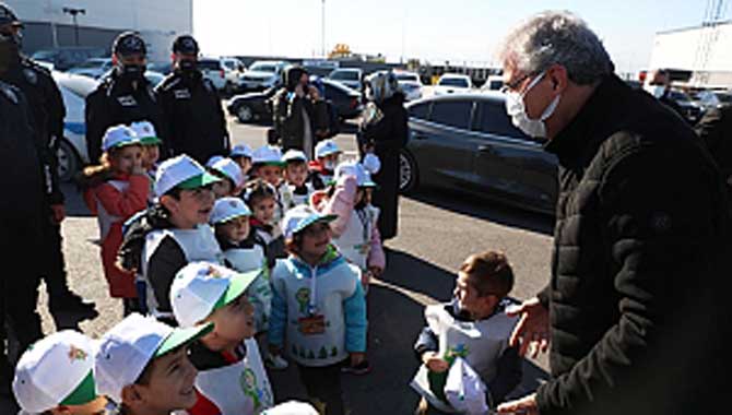 “Cumhurbaşkanımızın açtığı yolda fidanlarımızı toprakla buluşturuyoruz” 