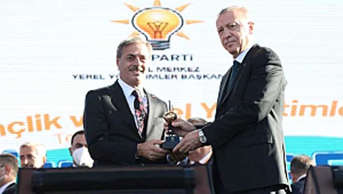  Cumhurbaşkanlığı’ndan Serdivan Belediyesi Fikir Sanat Akademisine Ödül 