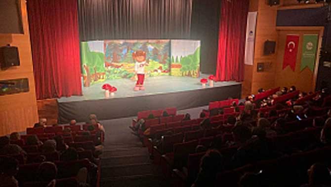 Minik izleyiciler AKM’de buluştu 