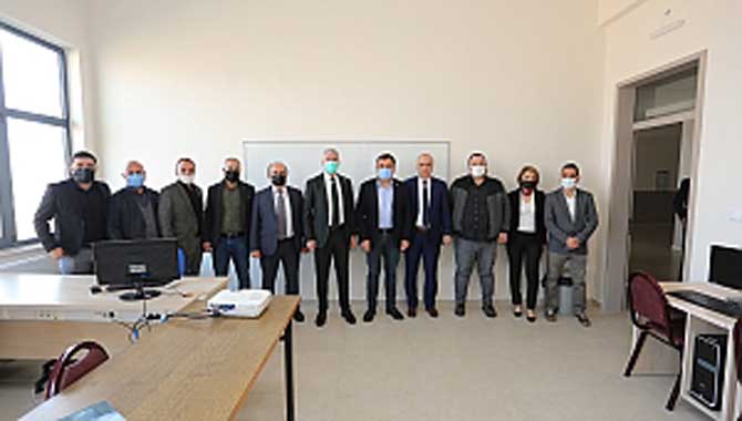 Sakarya Ticaret ve Sanayi Odası Mesleki ve Teknik Anadolu Lisesi Yeni Laboratuvarlarıyla Nitelikli Eğitimde Yükseliyor 