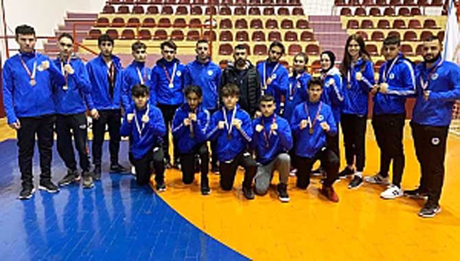 Büyükşehir’in sporcuları liderlik kürsüsünde 