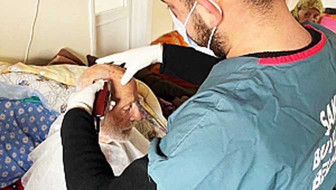 Büyükşehir YADEM en zor anlarda yaşlıların yanında 