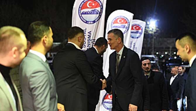 Dikbayır: ''Haddinizi bilin! Bizim üzerimizden Atatürk’ü yıpratmaya çalışmayın'' 