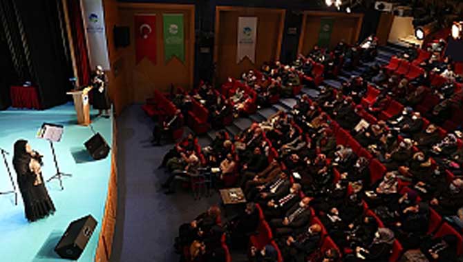 İkbal Gürpınar şiir ve söyleşi programında sanatseverlerle buluştu 