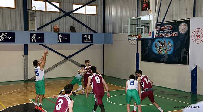 SUBÜ Basketbol Takımı ligi 2’inci tamamladı