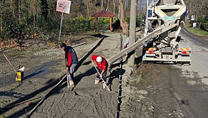 Yaya Kaldırım Çalışmaları Mahmudiye’de Devam Ediyor. 