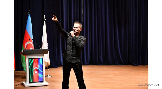 Akif Yener SAÜ’de sahne aldı