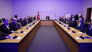 Başkan Yüce AKOM’da bürokratlarıyla buluştu