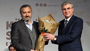 İlahilerle Mısri söyleşisi AKM’de yapıldı 