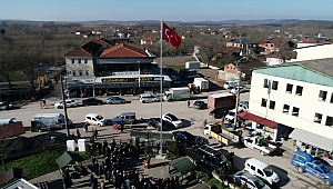 YEŞİLYURT’A DEV TÜRK BAYRAĞI 