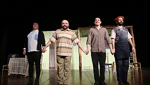 AKM’de ‘İşler Kesat’ komedi oyununa yoğun ilgi 