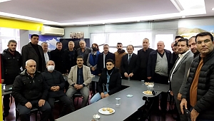 BAŞKAN KELEŞ’TEN VANLILAR DERNEĞİNE ZİYARET 