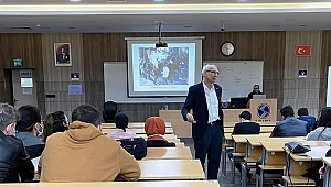 Özkaraman SAÜ Siyasal Bilgiler Fakültesi'ne Konuk oldu 