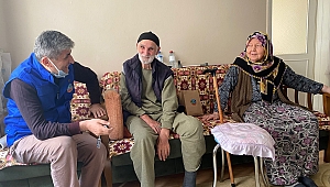 Serdivan’da Yaşlılara Kandil Ziyareti 