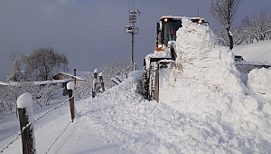 Akyazı’da karla mücadele sürüyor 