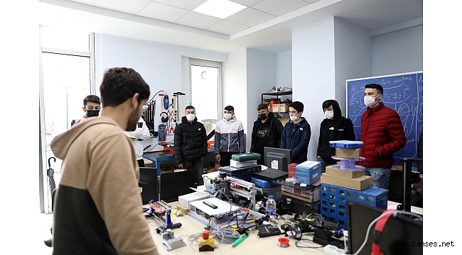 Balıkesir'den üniversite adayları SUBÜ'deydi