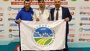 Büyükşehirli sporcu gümüş madalyanın sahibi oldu 