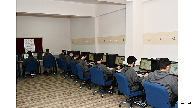 Savaşçı, PISA Sınavına Hazırlanan Öğrencilerimizi Ziyaret Etti