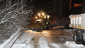 Serdivan Belediyesi Karla Mücadele Timleri Gece Nöbetinde 