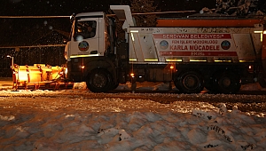 Serdivan Belediyesi’nden Hafta Sonunda Kar Mesaisi 