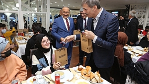 Başkan Alemdar’dan Anlamlı İftar 