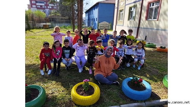 Erenler Anaokulu Öğrencileri Kendi Elleriyle Çiçek Dikti.