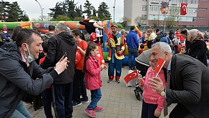 HENDEKLİ ÇOCUKLAR BAYRAM YAPTI 