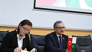 “Kariyer Zirvesi”nde Türkiye-Pakistan İlişkileri Konuşuldu 