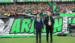 “Mutluyuz, gururluyuz iyi ki Sakaryasporluyuz” 