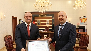 Vali Kaldırım’dan Toyota Otomotiv Sanayi Türkiye’ye Araç Bağışı Teşekkürü 