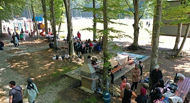 Akyazı Belediyesi Güzlek Mesire Alanı’na yoğun ilgi 