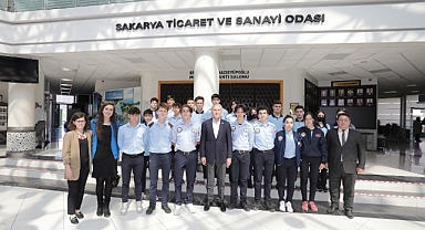 Başkan Altuğ Tecrübelerini Meslek Liseli Gençlerle Paylaştı