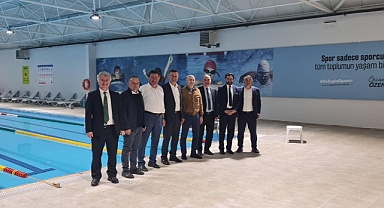 Başkanlar, Sapanca Gençlik Merkezi Yüzme Havuzunu İnceledi 