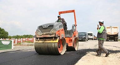 Büyükşehir asfalt çalışmalarını sürdürüyor 