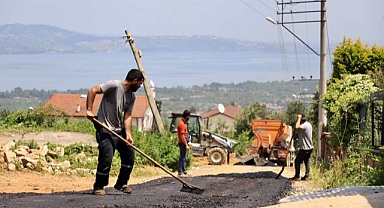 Büyükşehir’den Mahmudiye’ye güçlü altyapı ve 200 ton asfalt 
