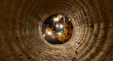 Büyükşehir’den şehrin kalbinde sürdürdüğü çalışmalara gece mesaisi 