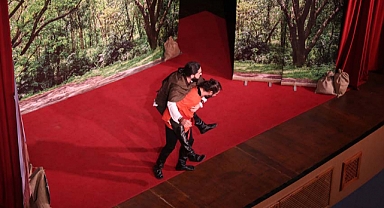 Çocuklara yönelik tiyatro AKM’de sevenleri ile buluştu 