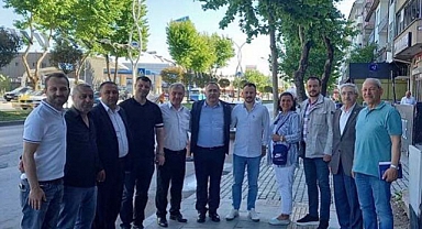 İYİ Parti Adapazarı Teşkilatı Adnan Menderes Caddesinde 