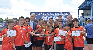 GENÇ YILDIZLAR NEFES KESTİ 