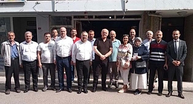 İYİ Adapazarı teşkilatı ara sokaklarda 