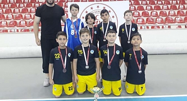 Minik hentbolcular madalyanın sahibi oldu 