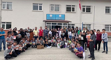 SUBÜ Hendek MYO öğrencilerinden kitap bağışı 