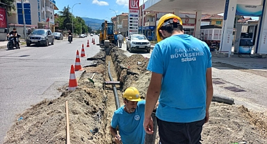 Geyve Konyalı Alibey Caddesi’nin içmesuyu altyapısı yenileniyor 