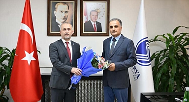 SAÜ'de Rektörlük Devir Teslimi Yapıldı 